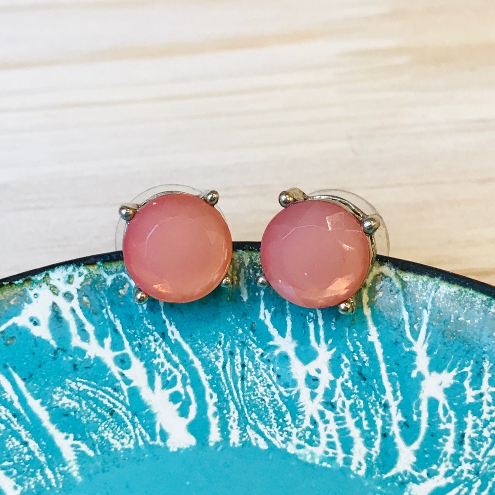 5 for $25 🎁 LOFT Peachy Pink Opal Post Earrings